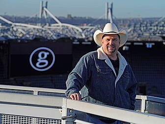 Garth Brooks Has Landed In Ire...